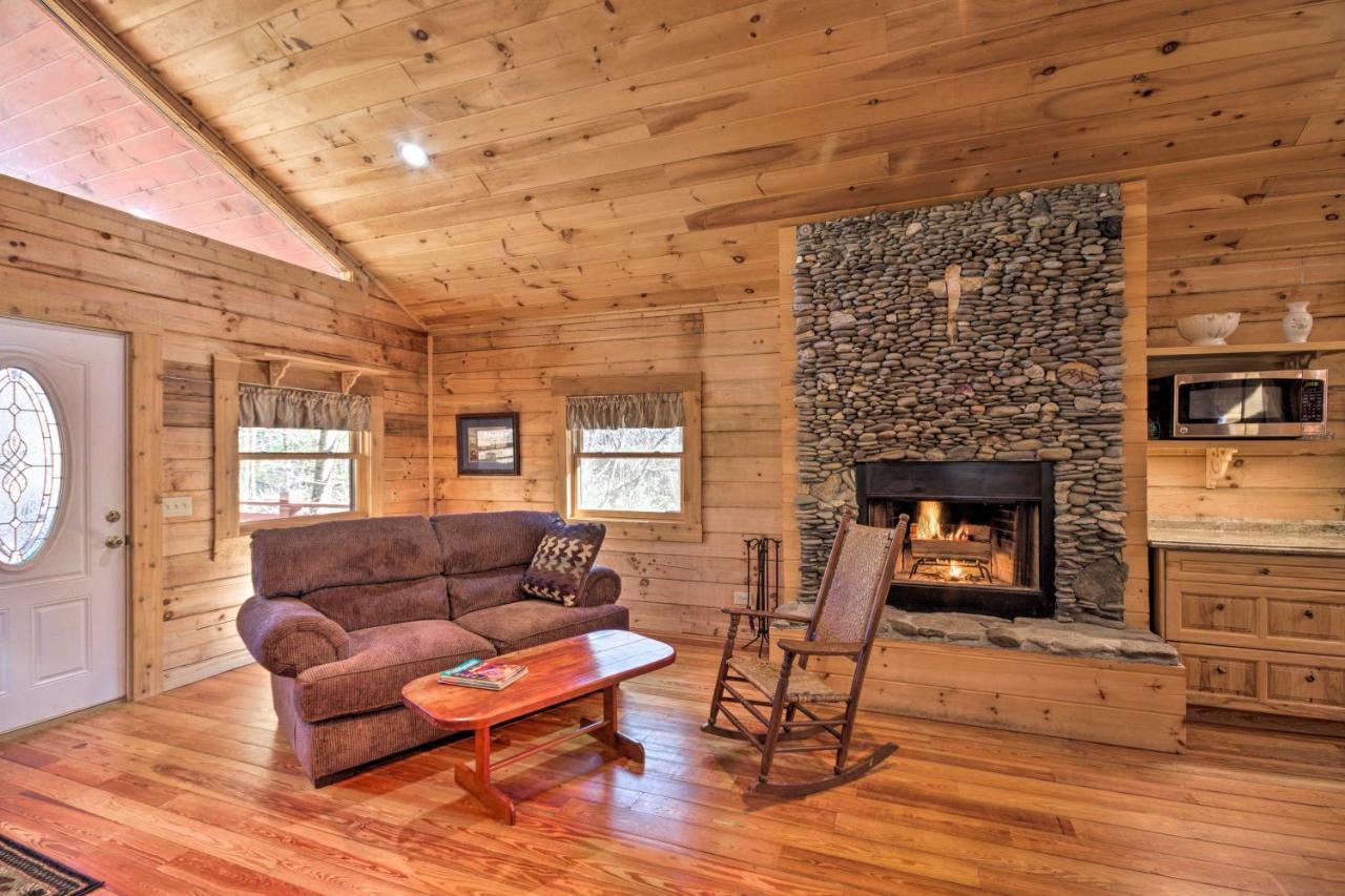 Bryson City Cabin With Wraparound Deck And Hot Tub Buitenkant foto