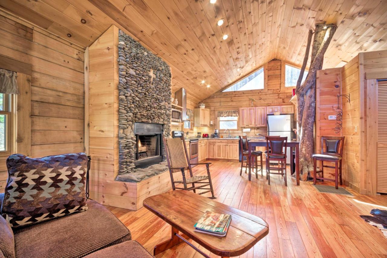 Bryson City Cabin With Wraparound Deck And Hot Tub Buitenkant foto