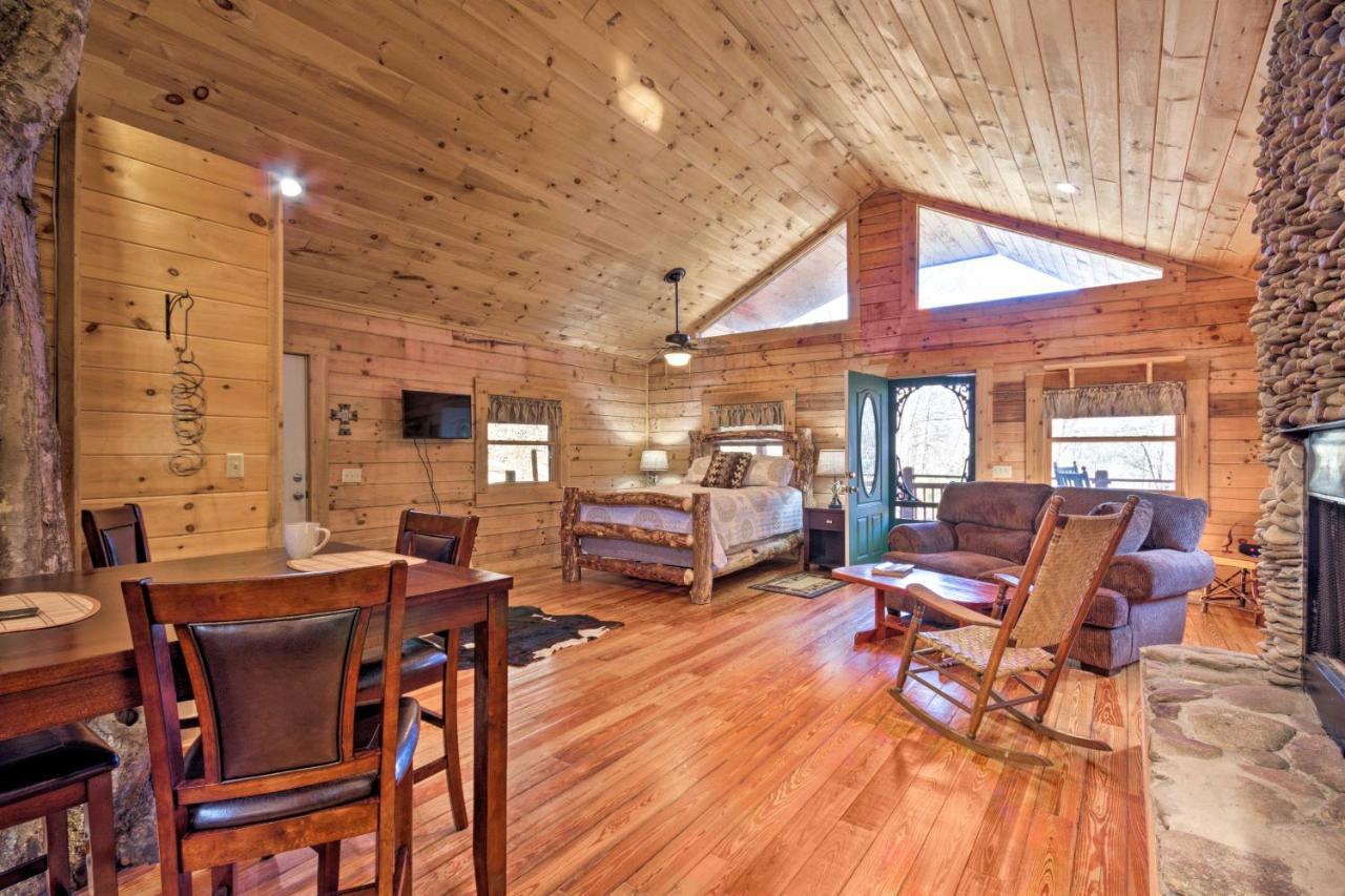 Bryson City Cabin With Wraparound Deck And Hot Tub Buitenkant foto