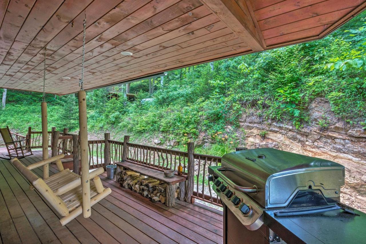 Bryson City Cabin With Wraparound Deck And Hot Tub Buitenkant foto