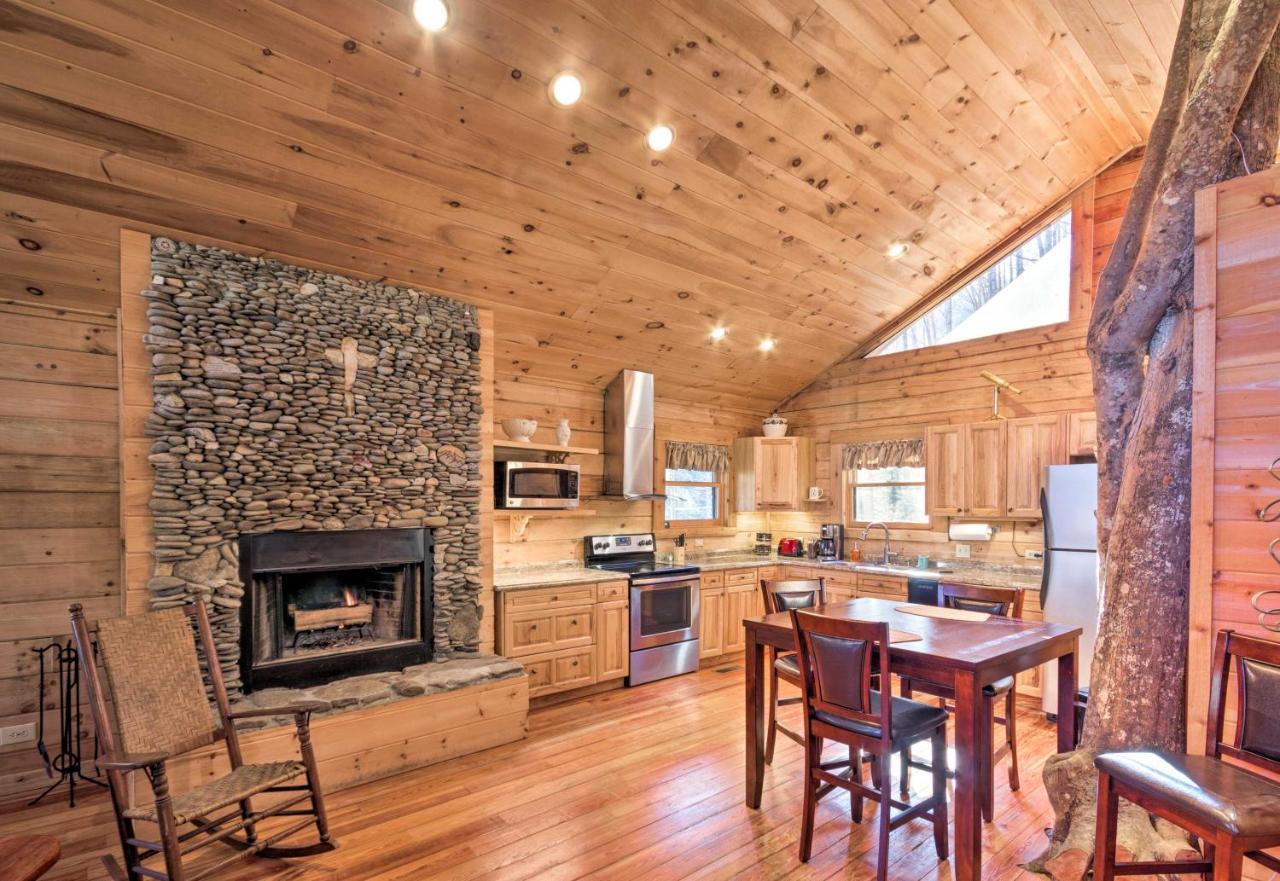 Bryson City Cabin With Wraparound Deck And Hot Tub Buitenkant foto