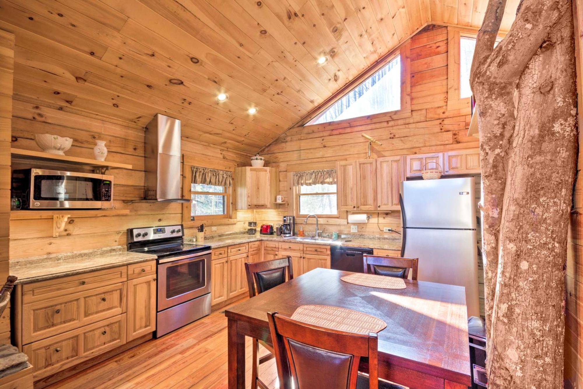 Bryson City Cabin With Wraparound Deck And Hot Tub Buitenkant foto